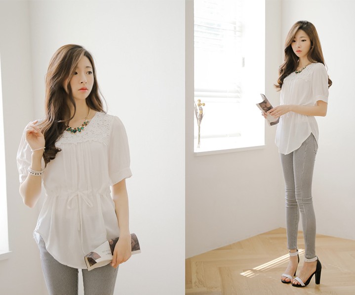 BM71315 Lovely Lace Yoke Top As Picture