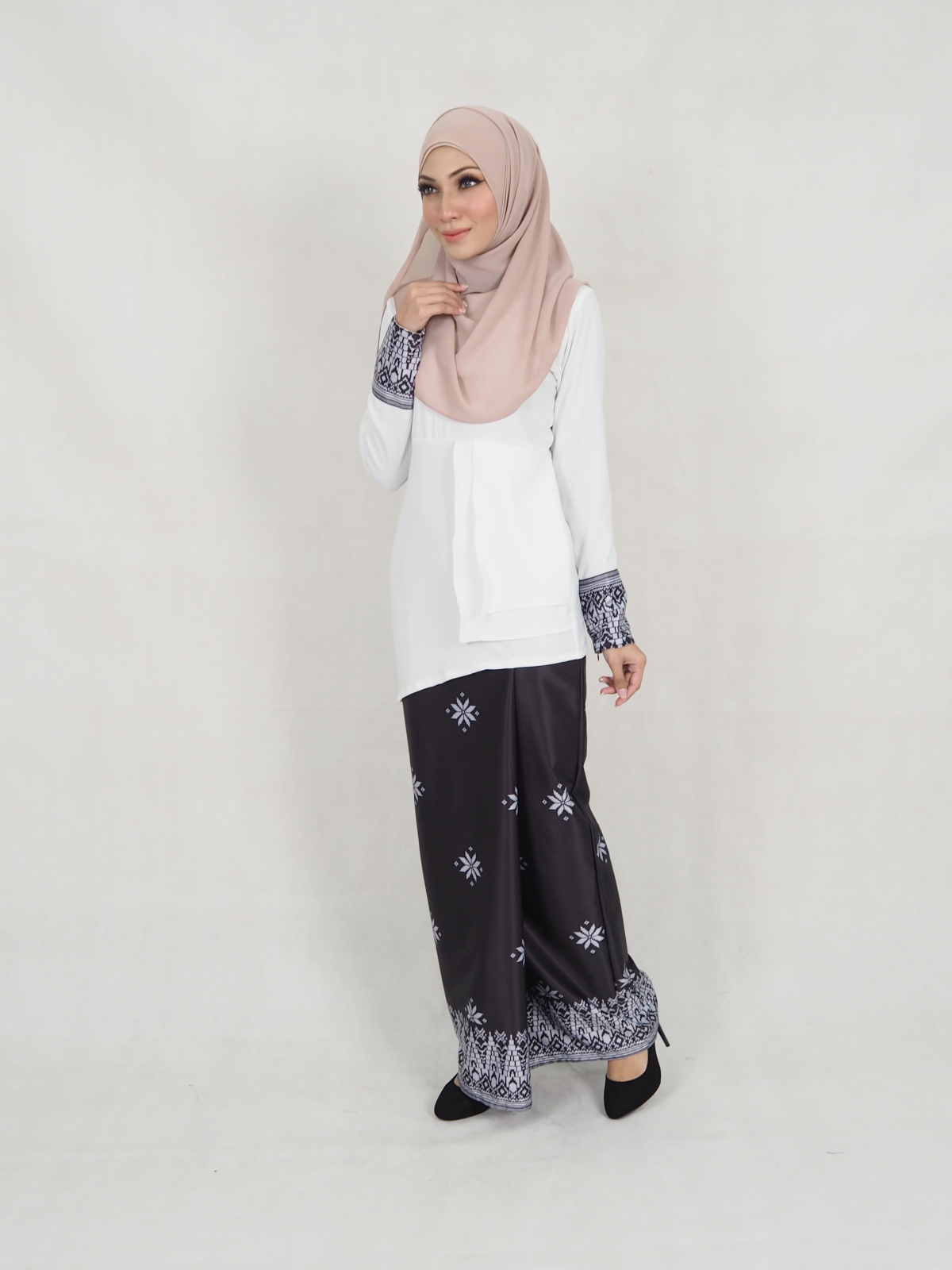 SW5402 (BREASTFEEDING) Songket Printed Baju Kurung White