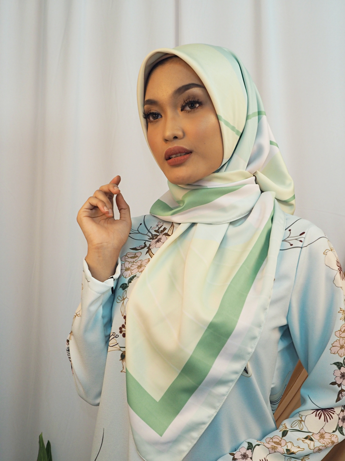 SW5435 Printed (IRONLESS) Chiffon Scarf Green