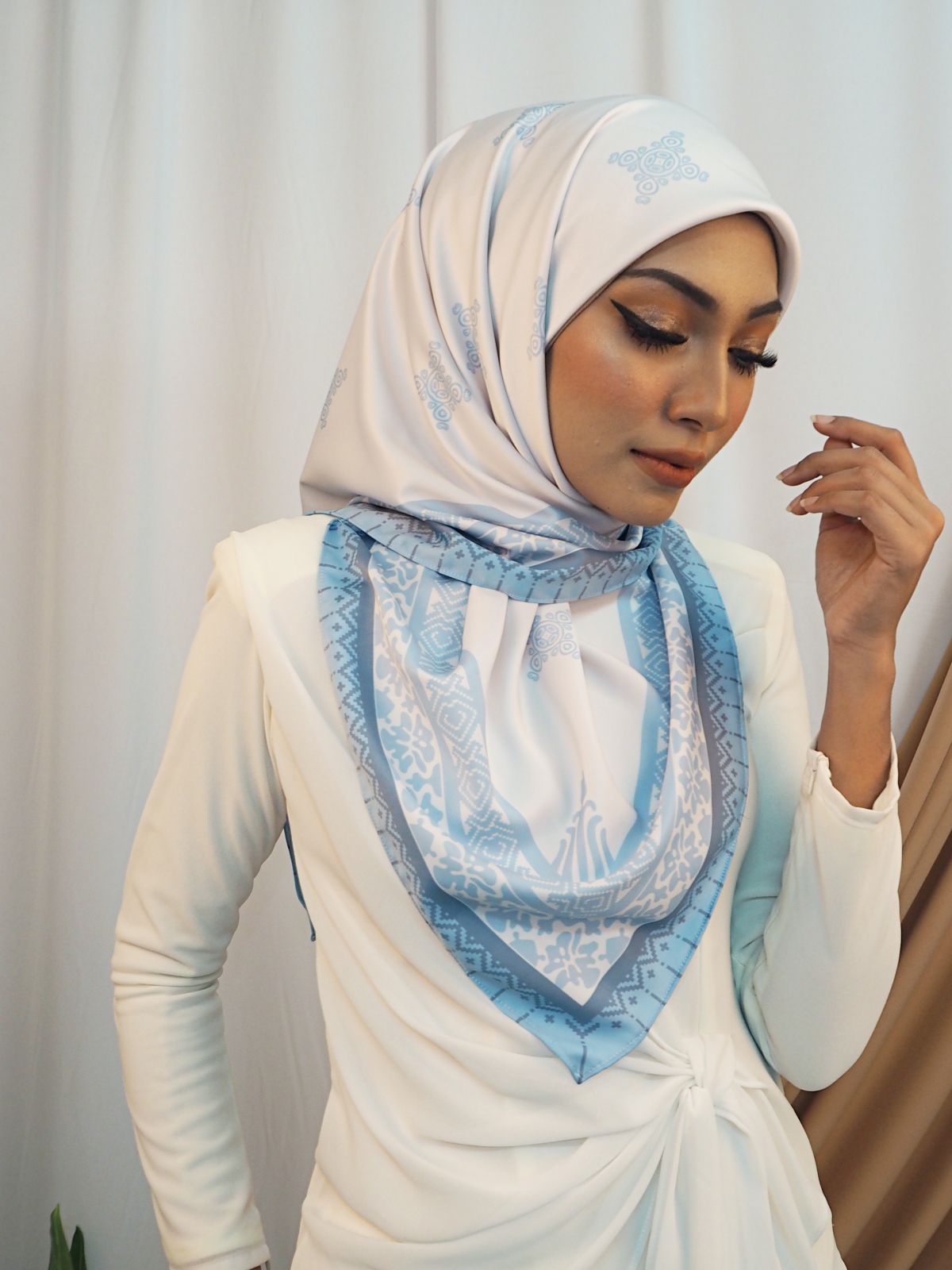 SW5436 Floral Printed (IRONLESS) Scarf Blue