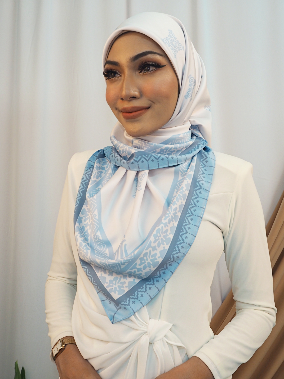 SW5436 Floral Printed (IRONLESS) Scarf Blue