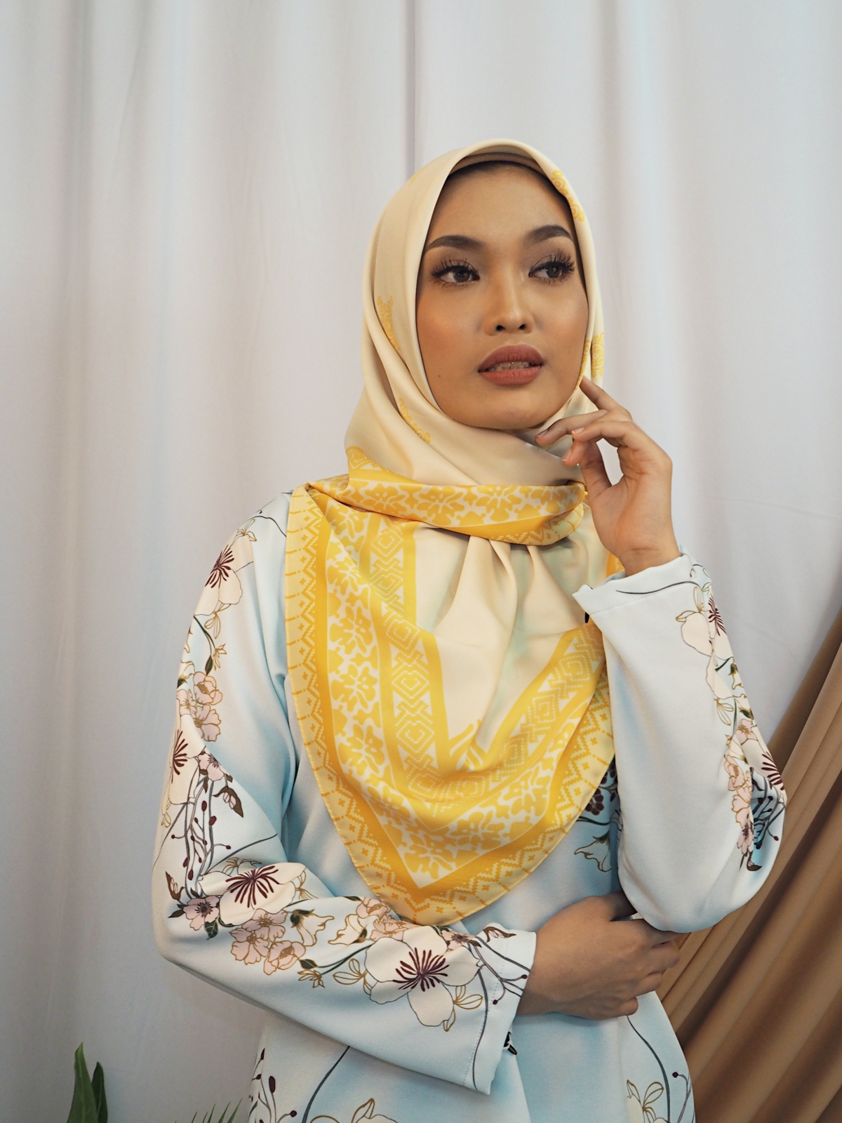 SW5437 Floral Printed (IRONLESS) Scarf Yellow