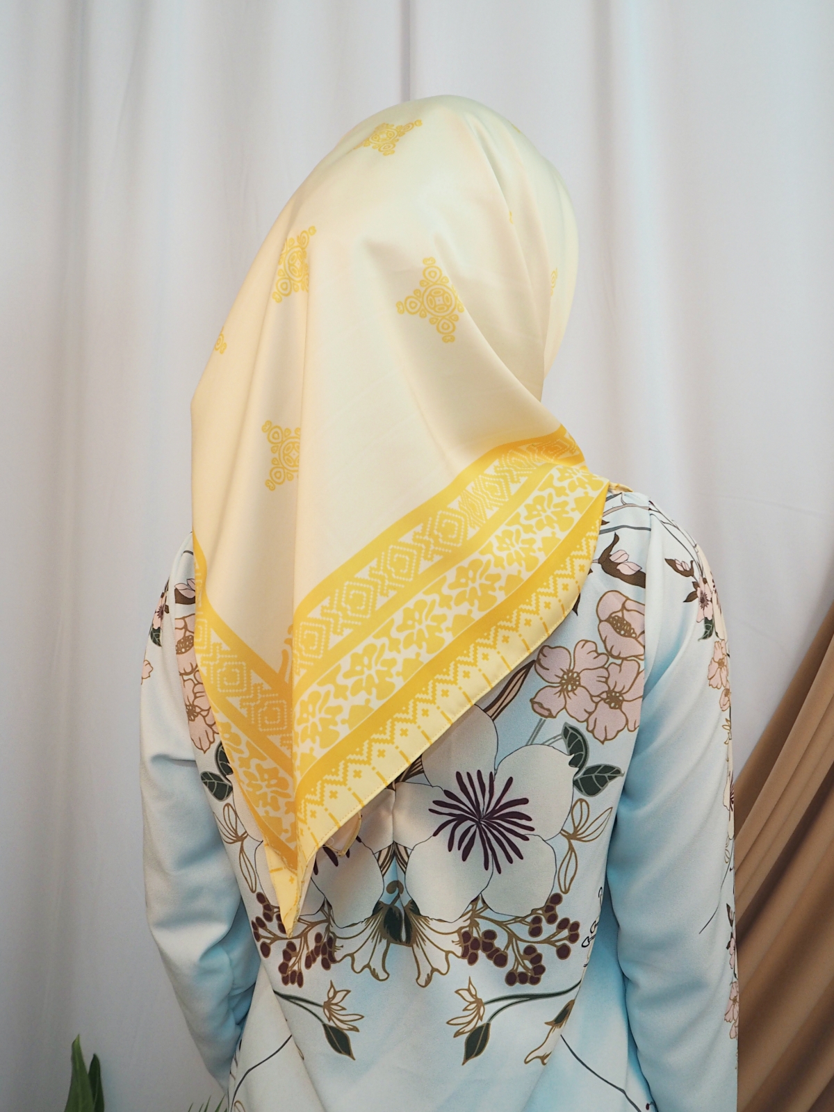 SW5437 Floral Printed (IRONLESS) Scarf Yellow
