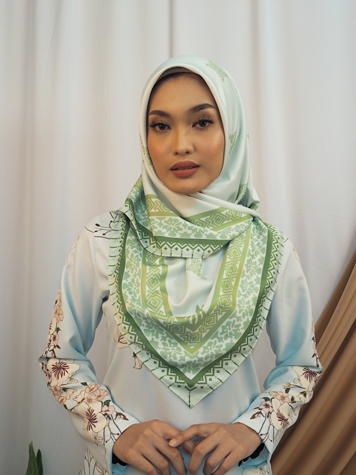 SW5437 Floral Printed (IRONLESS) Scarf Green