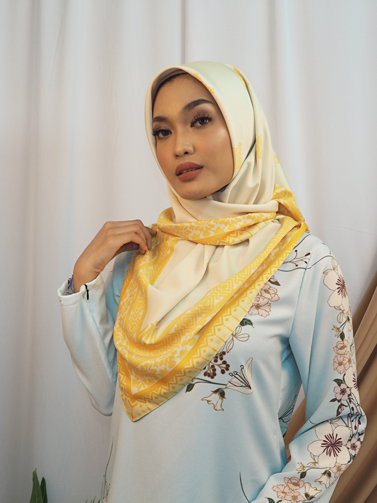 SW5437 Floral Printed (IRONLESS) Scarf Yellow