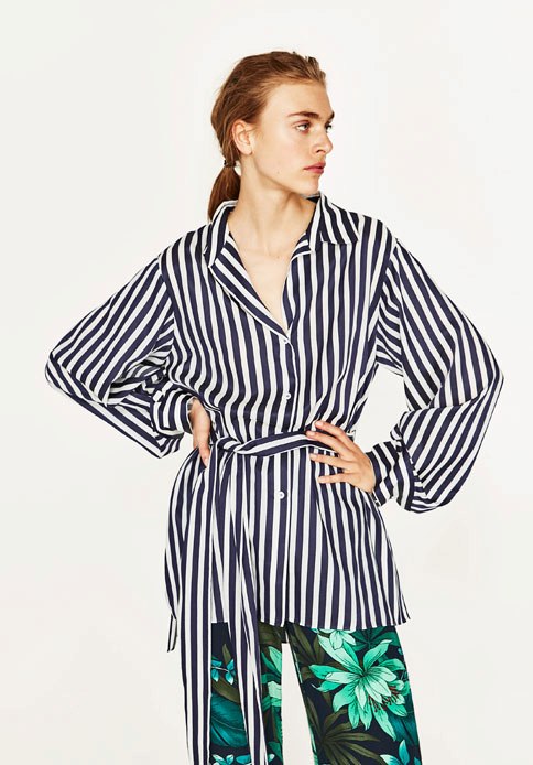 BM71387 Side Slit Button Shirt As Picture