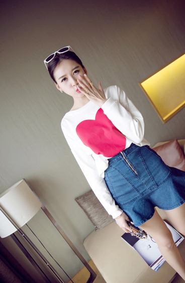 BM71431 Love Print Top White