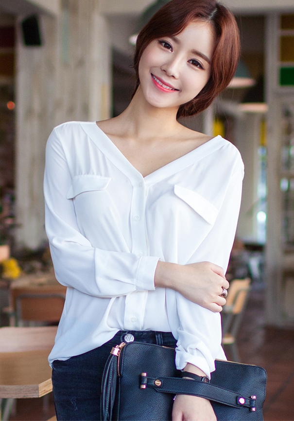 BM71433 Korean Button Top White