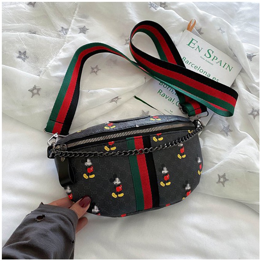 KW80895 Mickey Mouse Chest Bag Black