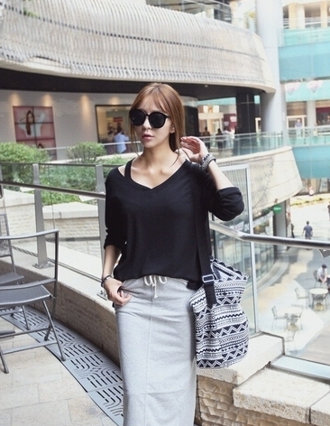 BM71454 Neckline Top Black